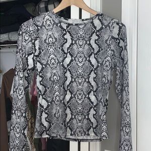 Black and white snake print long sleeve